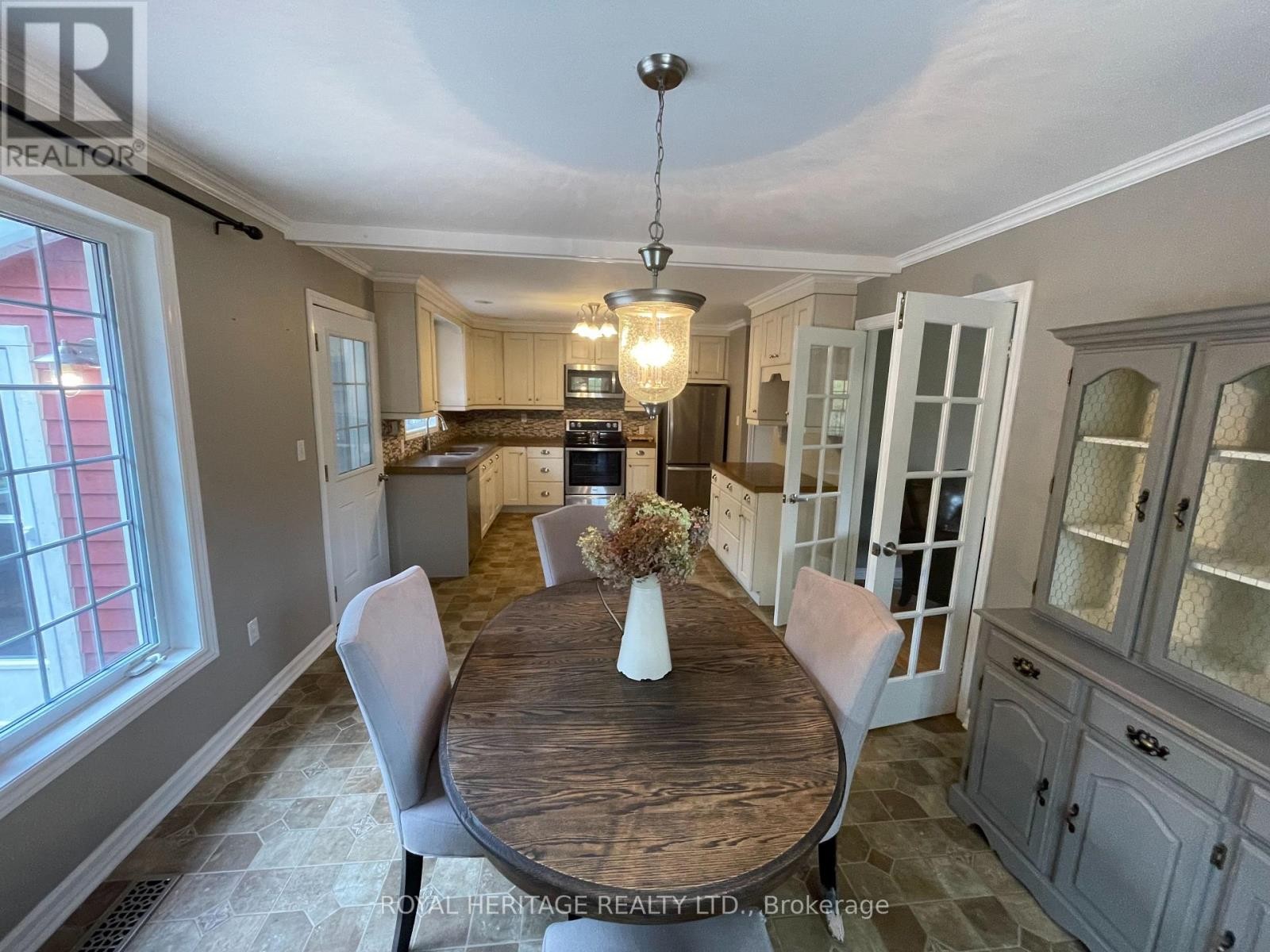 












10175 41 HIGHWAY

,
Addington Highlands (Addington Highlands),




Ontario
K0H1Z0

