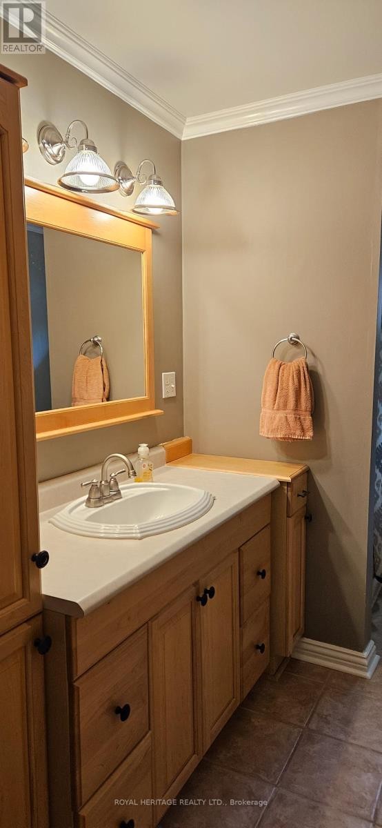 












10175 41 HIGHWAY

,
Addington Highlands (Addington Highlands),




Ontario
K0H1Z0

