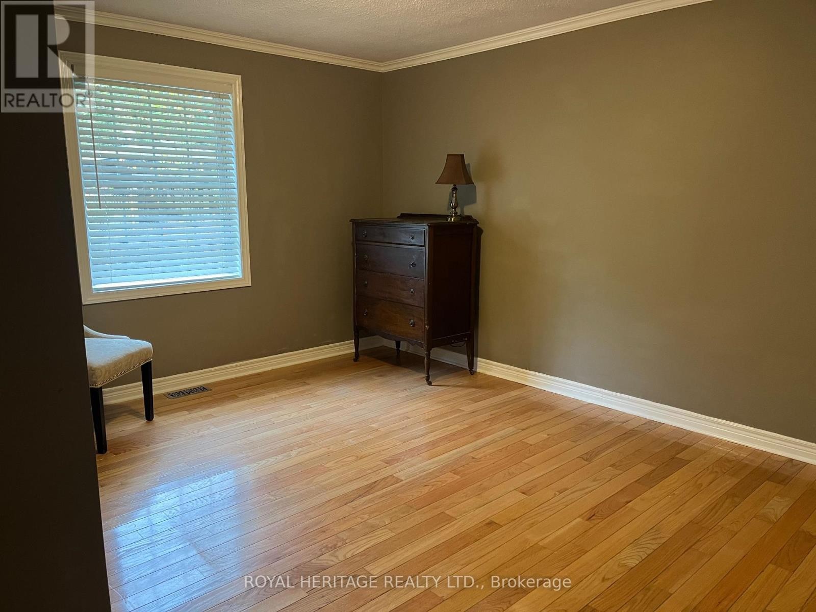 












10175 41 HIGHWAY

,
Addington Highlands (Addington Highlands),




Ontario
K0H1Z0

