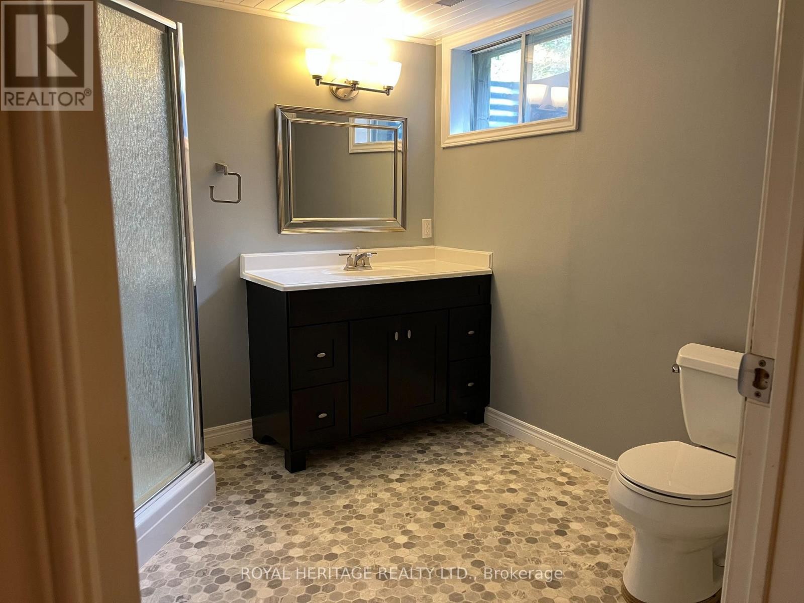 












10175 41 HIGHWAY

,
Addington Highlands (Addington Highlands),




Ontario
K0H1Z0

