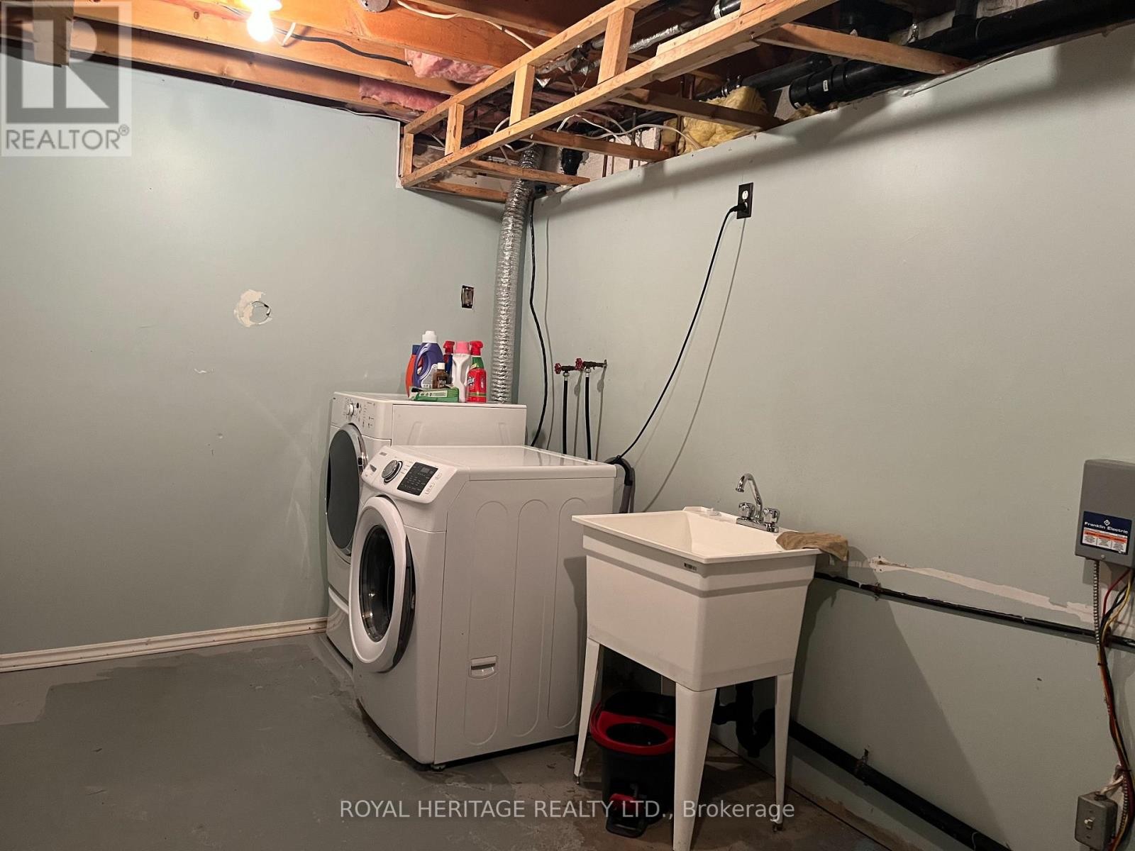 












10175 41 HIGHWAY

,
Addington Highlands (Addington Highlands),




Ontario
K0H1Z0

