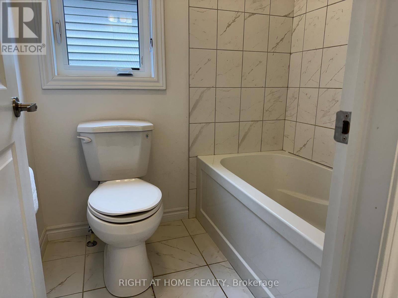 












110 DAUGAARD AVENUE

,
Brant (Paris),




Ontario
N3L0L6


