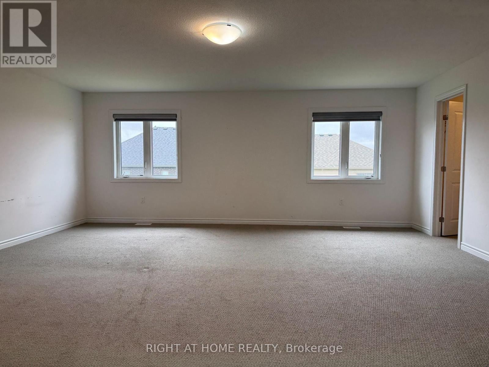 












110 DAUGAARD AVENUE

,
Brant (Paris),




Ontario
N3L0L6

