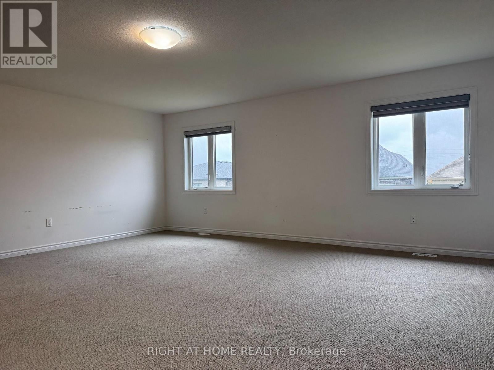 












110 DAUGAARD AVENUE

,
Brant (Paris),




Ontario
N3L0L6

