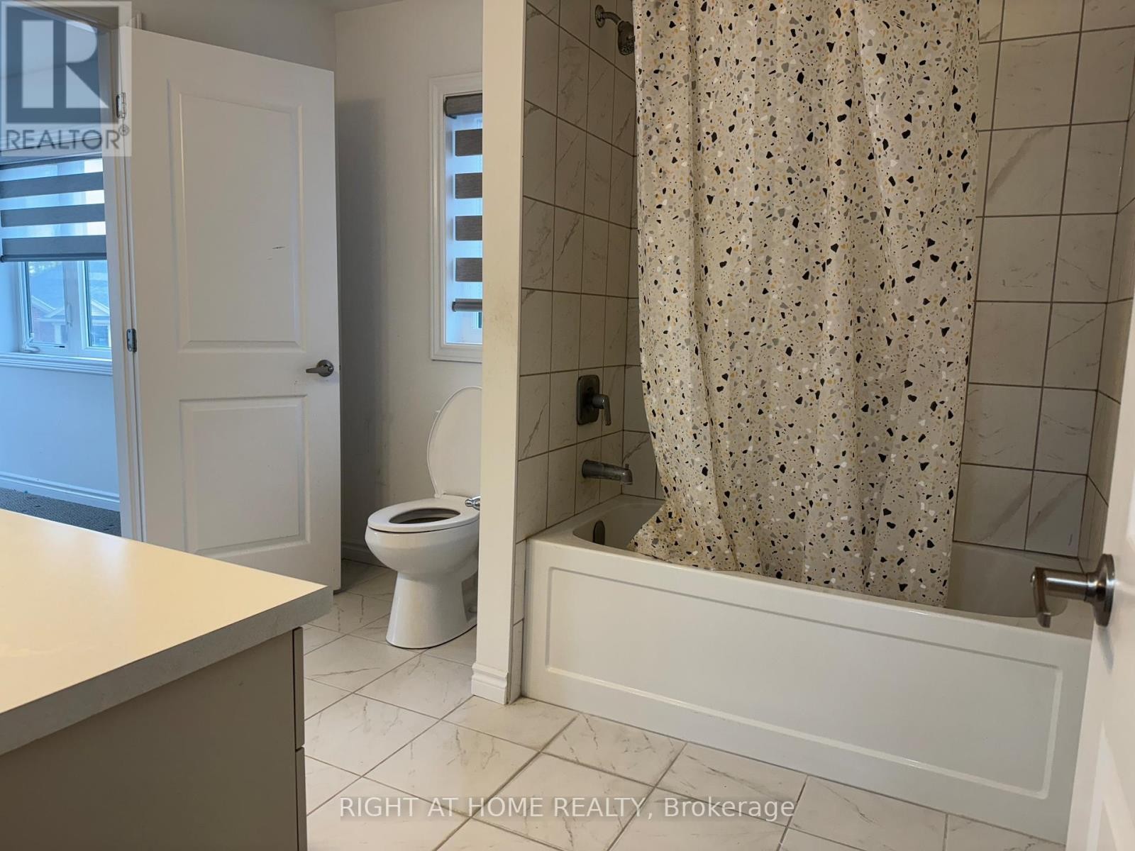 












110 DAUGAARD AVENUE

,
Brant (Paris),




Ontario
N3L0L6

