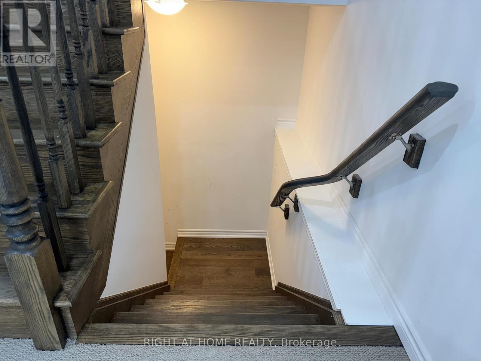 












110 DAUGAARD AVENUE

,
Brant (Paris),




Ontario
N3L0L6

