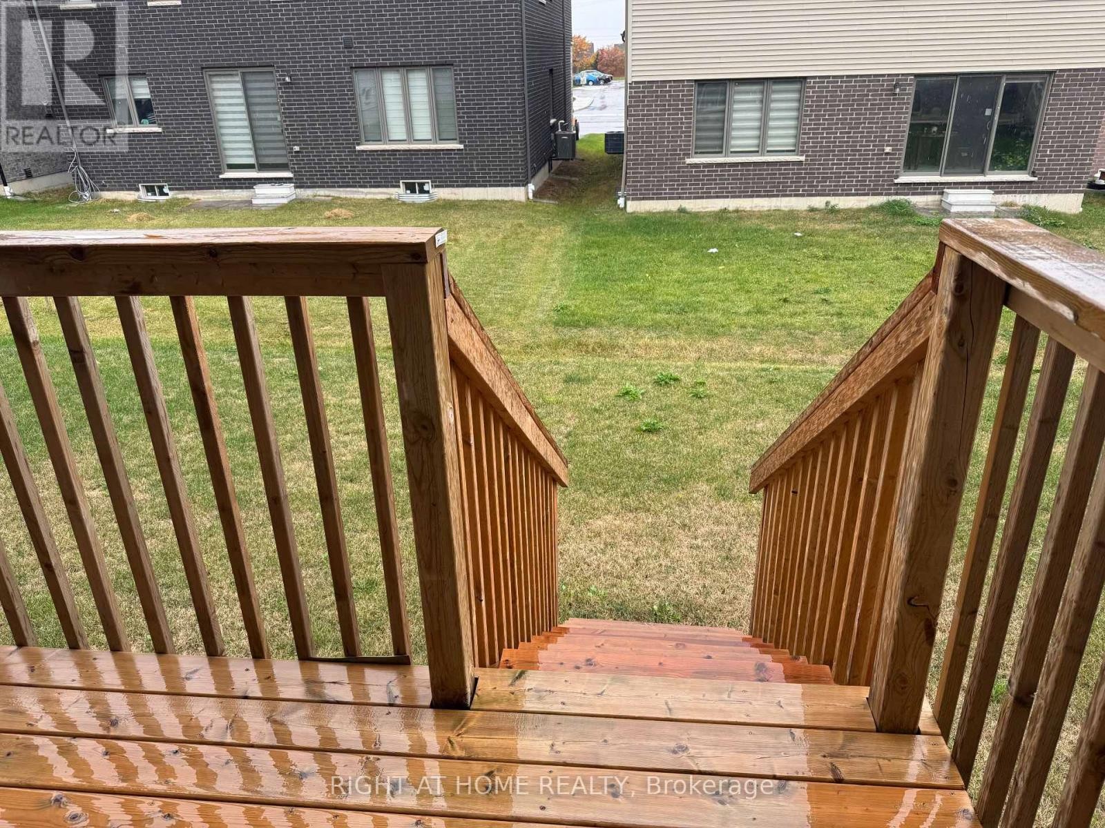 












110 DAUGAARD AVENUE

,
Brant (Paris),




Ontario
N3L0L6

