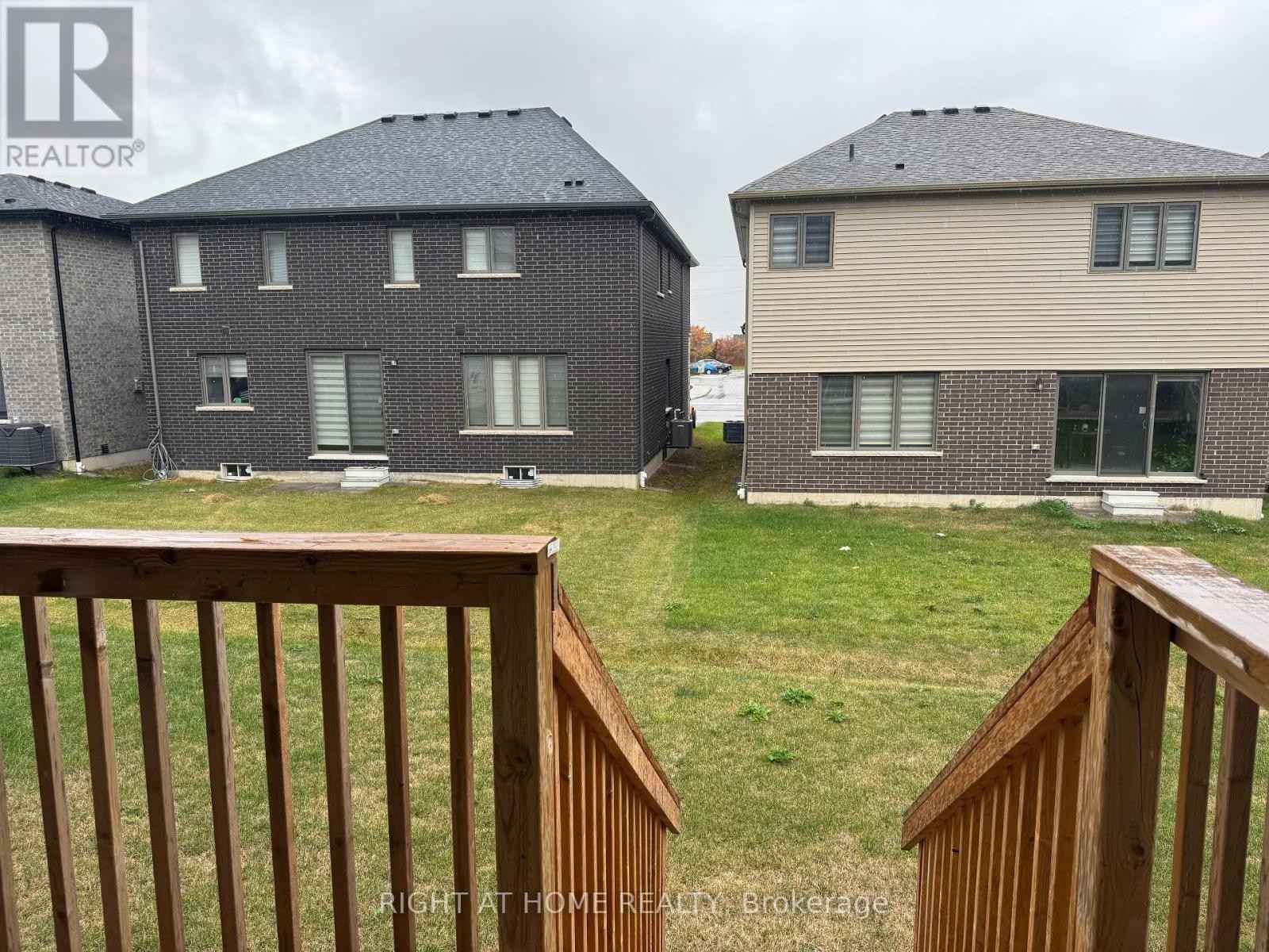 












110 DAUGAARD AVENUE

,
Brant (Paris),




Ontario
N3L0L6

