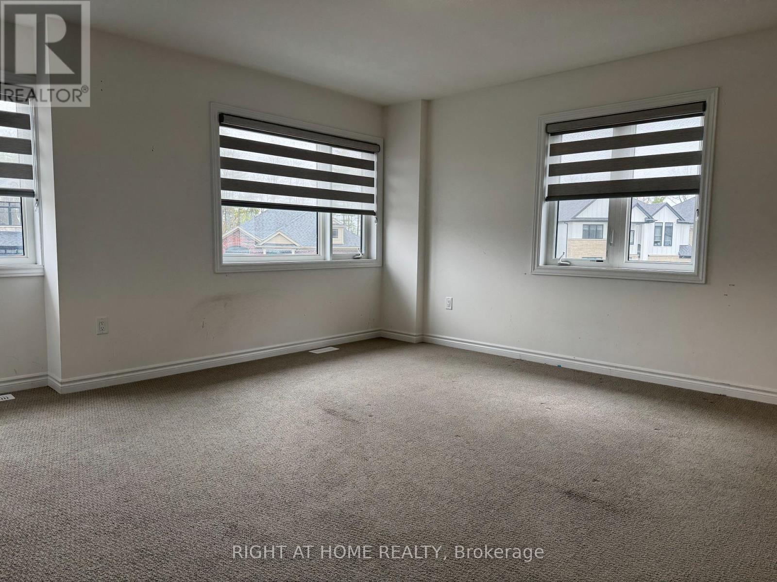 












110 DAUGAARD AVENUE

,
Brant (Paris),




Ontario
N3L0L6


