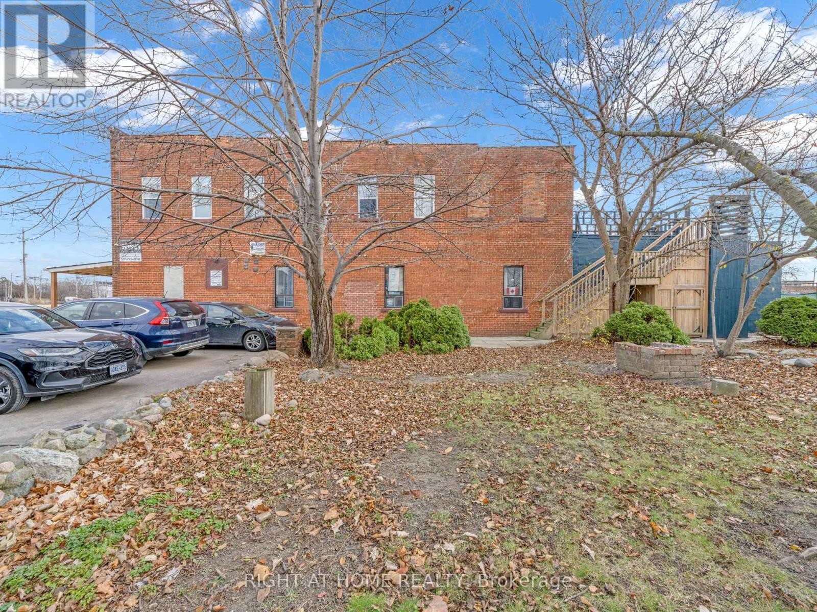 












12 - 279 DROUILLARD ROAD

,
Windsor,




Ontario
N8Y2P4

