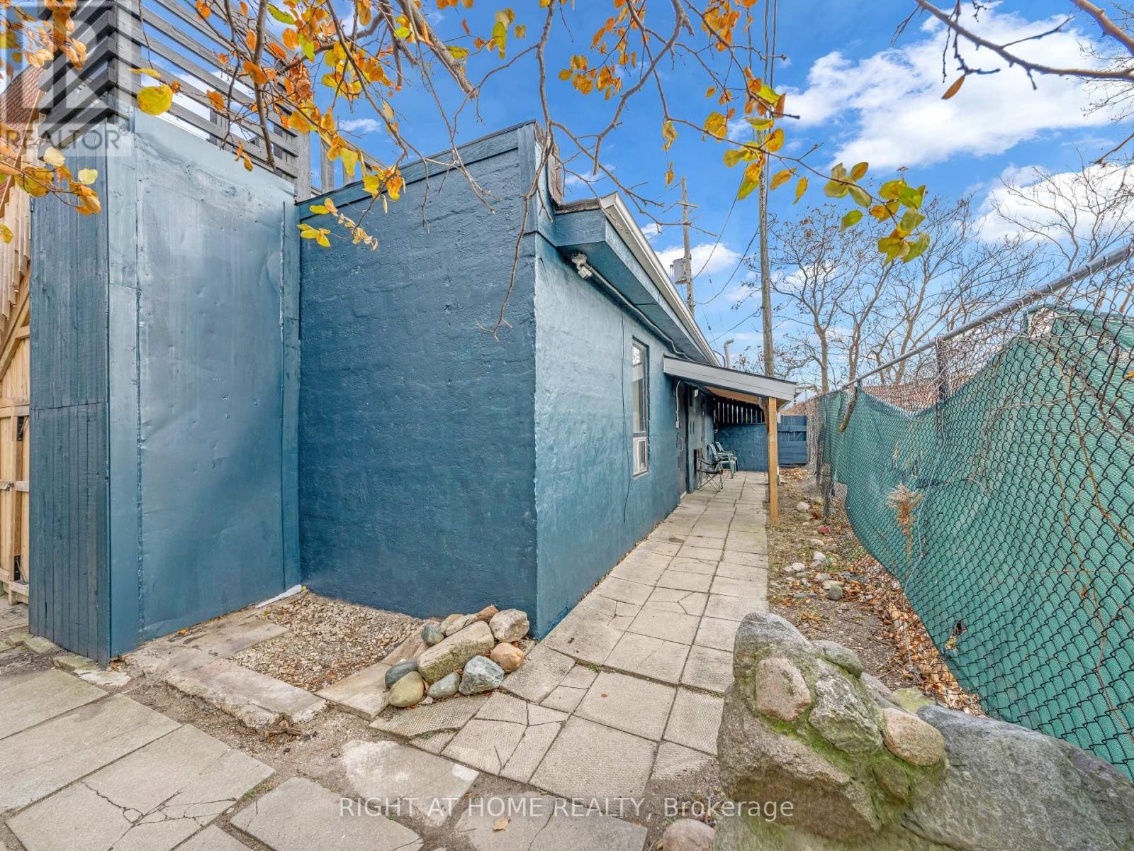 












12 - 279 DROUILLARD ROAD

,
Windsor,




Ontario
N8Y2P4

