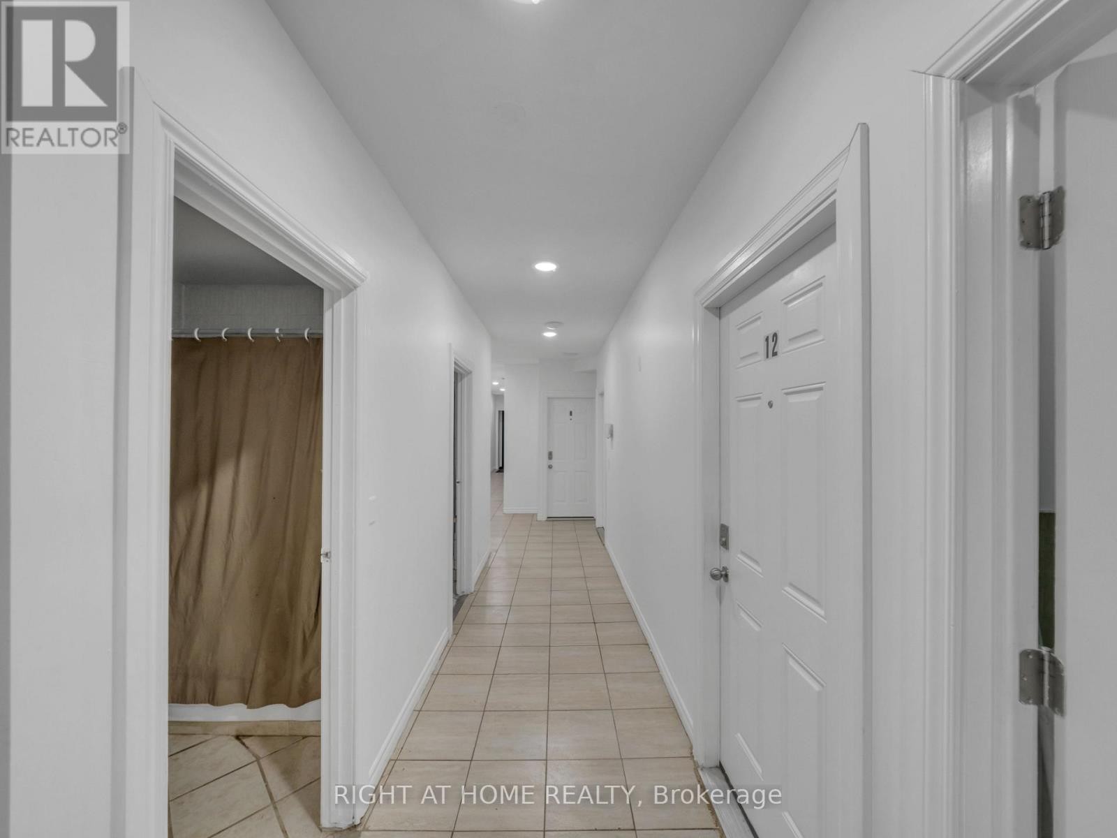 












12 - 279 DROUILLARD ROAD

,
Windsor,




Ontario
N8Y2P4

