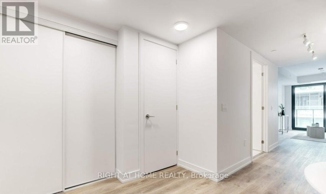 












1111 - 1 JARVIS STREET

,
Hamilton (Beasley),




Ontario
L8R0A8


