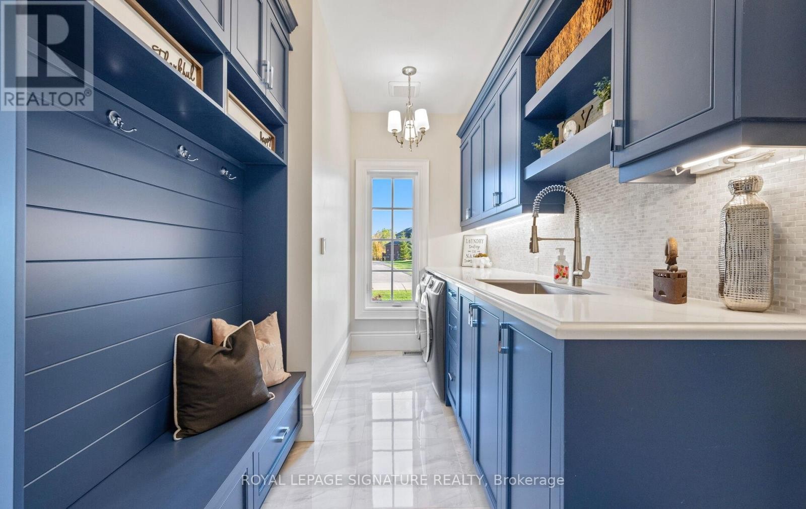 












161 PERRYMAN COURT

,
Erin,




Ontario
N0B1H0

