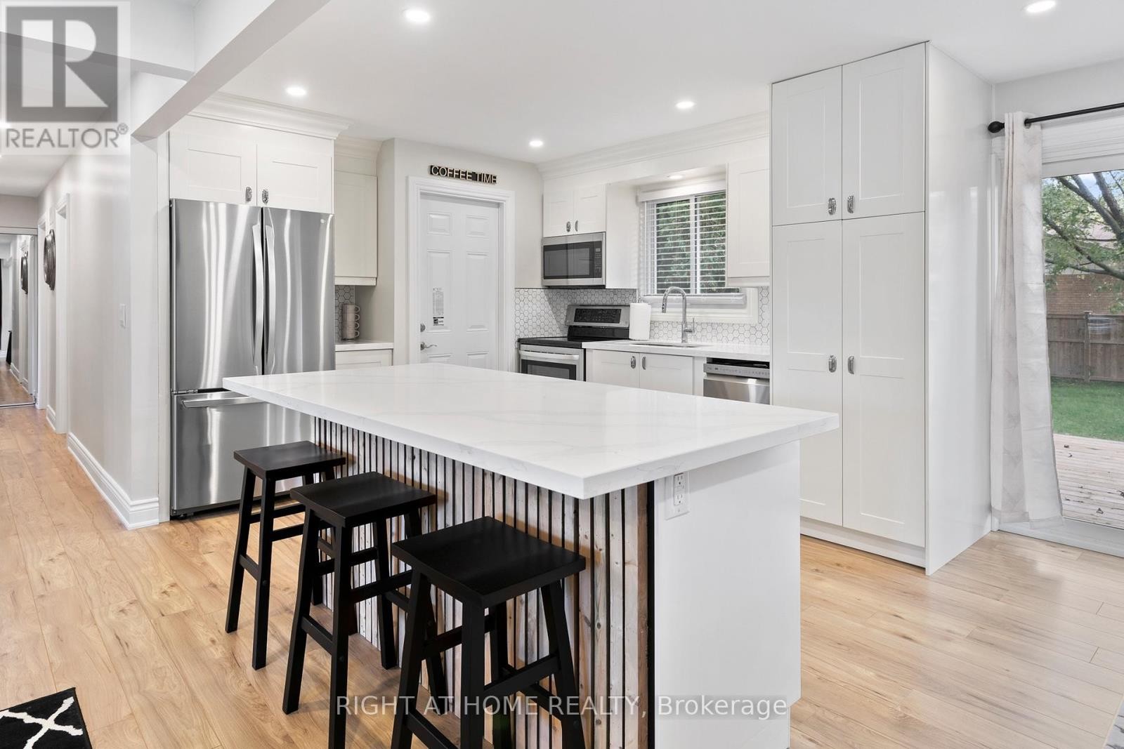 












94 STATES AVENUE

,
Amherstburg,




Ontario
N9V3M3

