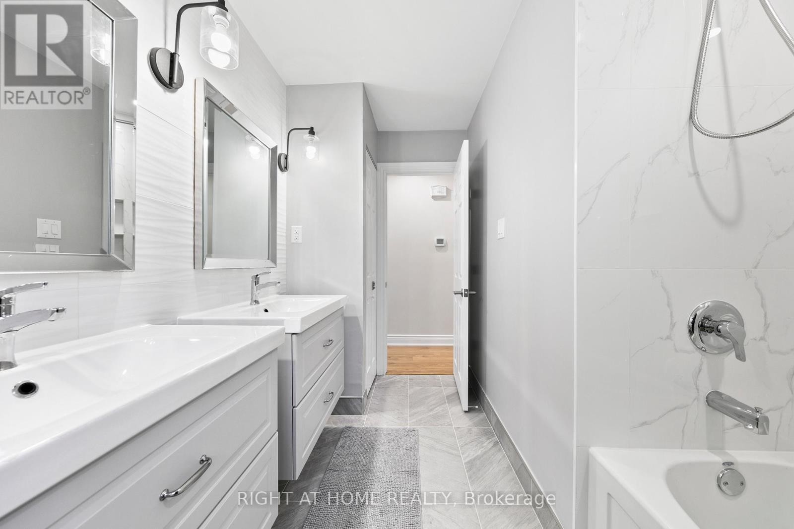 












94 STATES AVENUE

,
Amherstburg,




Ontario
N9V3M3

