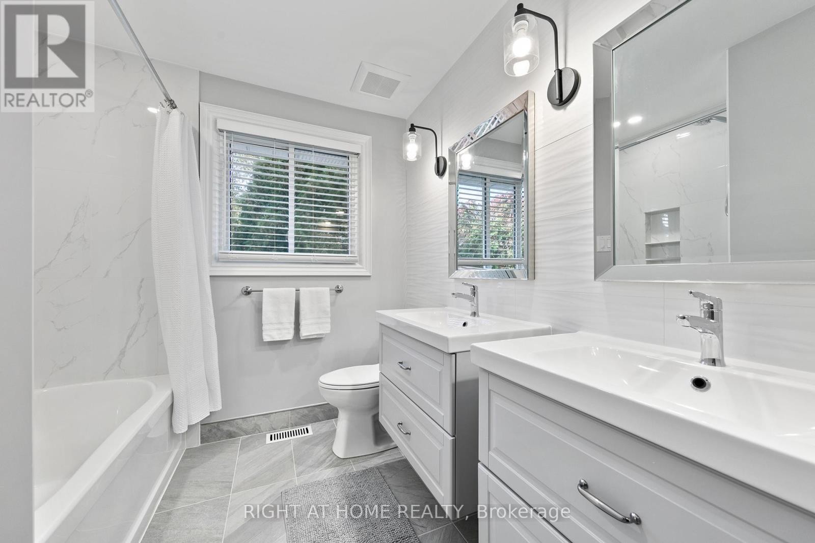 












94 STATES AVENUE

,
Amherstburg,




Ontario
N9V3M3


