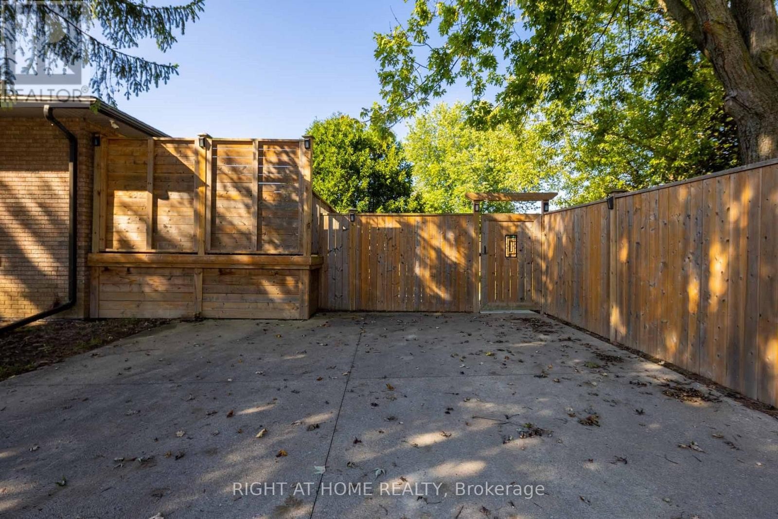 












94 STATES AVENUE

,
Amherstburg,




Ontario
N9V3M3

