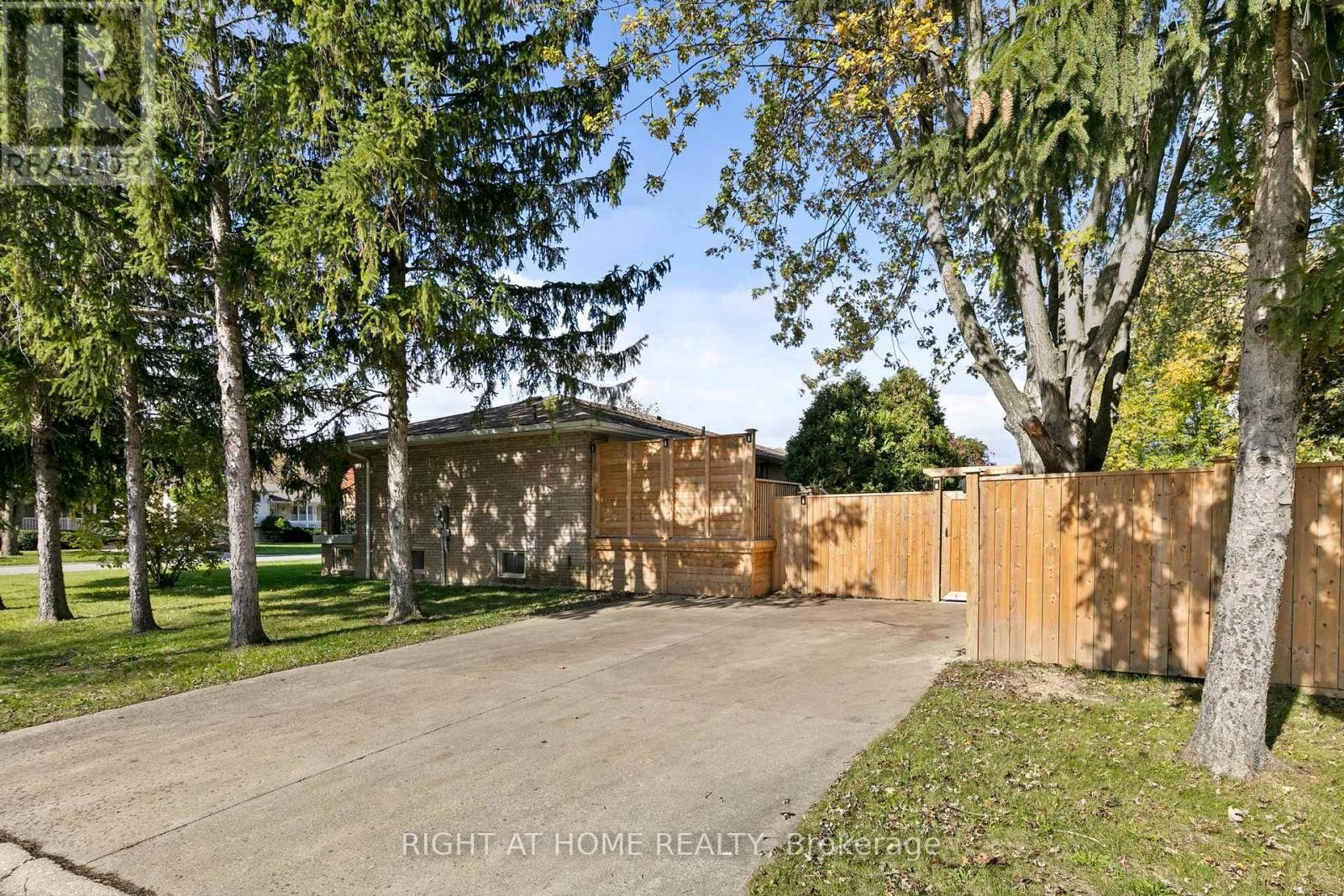 












94 STATES AVENUE

,
Amherstburg,




Ontario
N9V3M3

