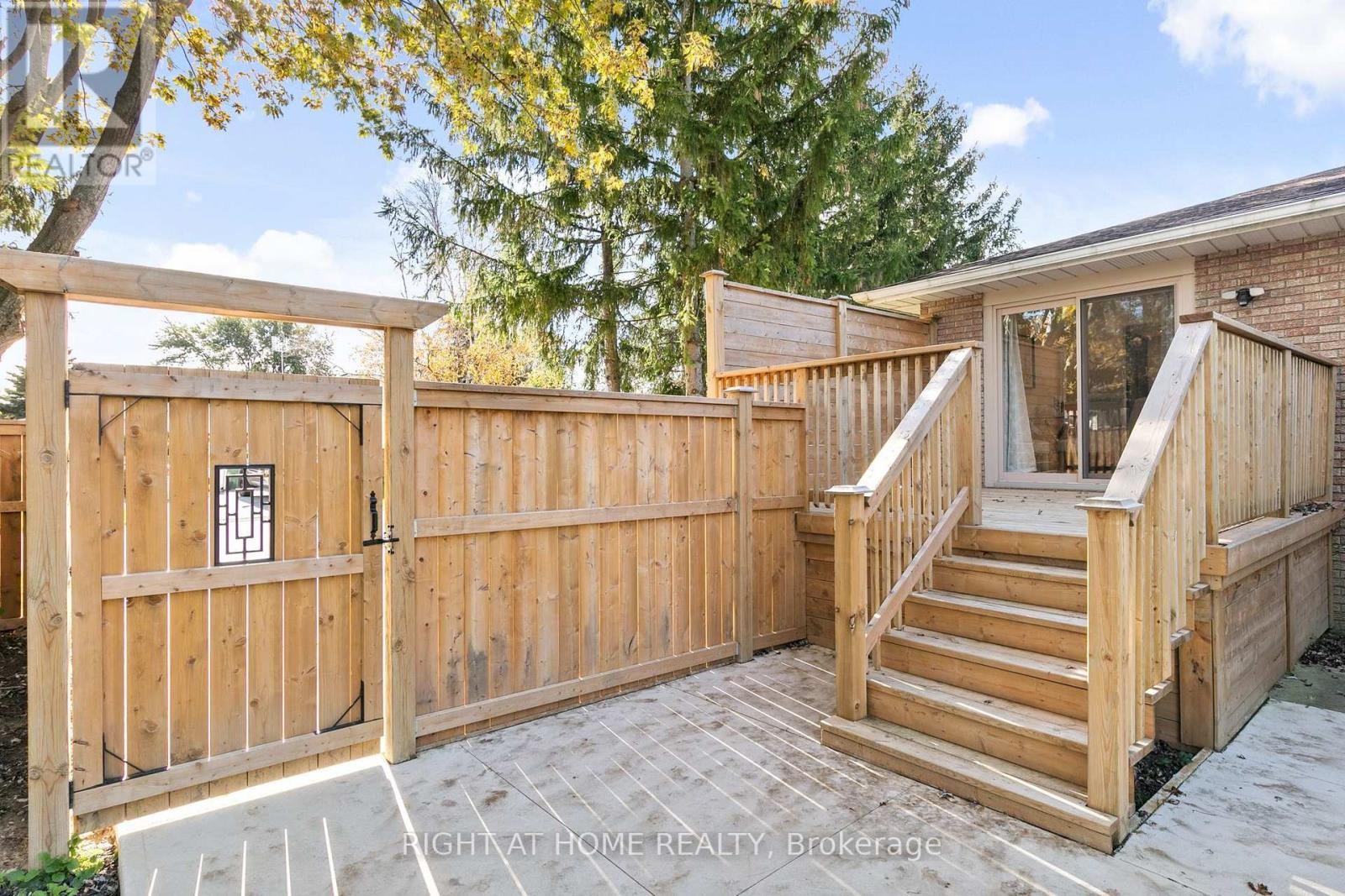 












94 STATES AVENUE

,
Amherstburg,




Ontario
N9V3M3

