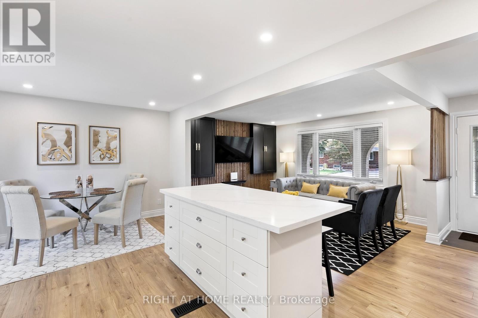 












94 STATES AVENUE

,
Amherstburg,




Ontario
N9V3M3

