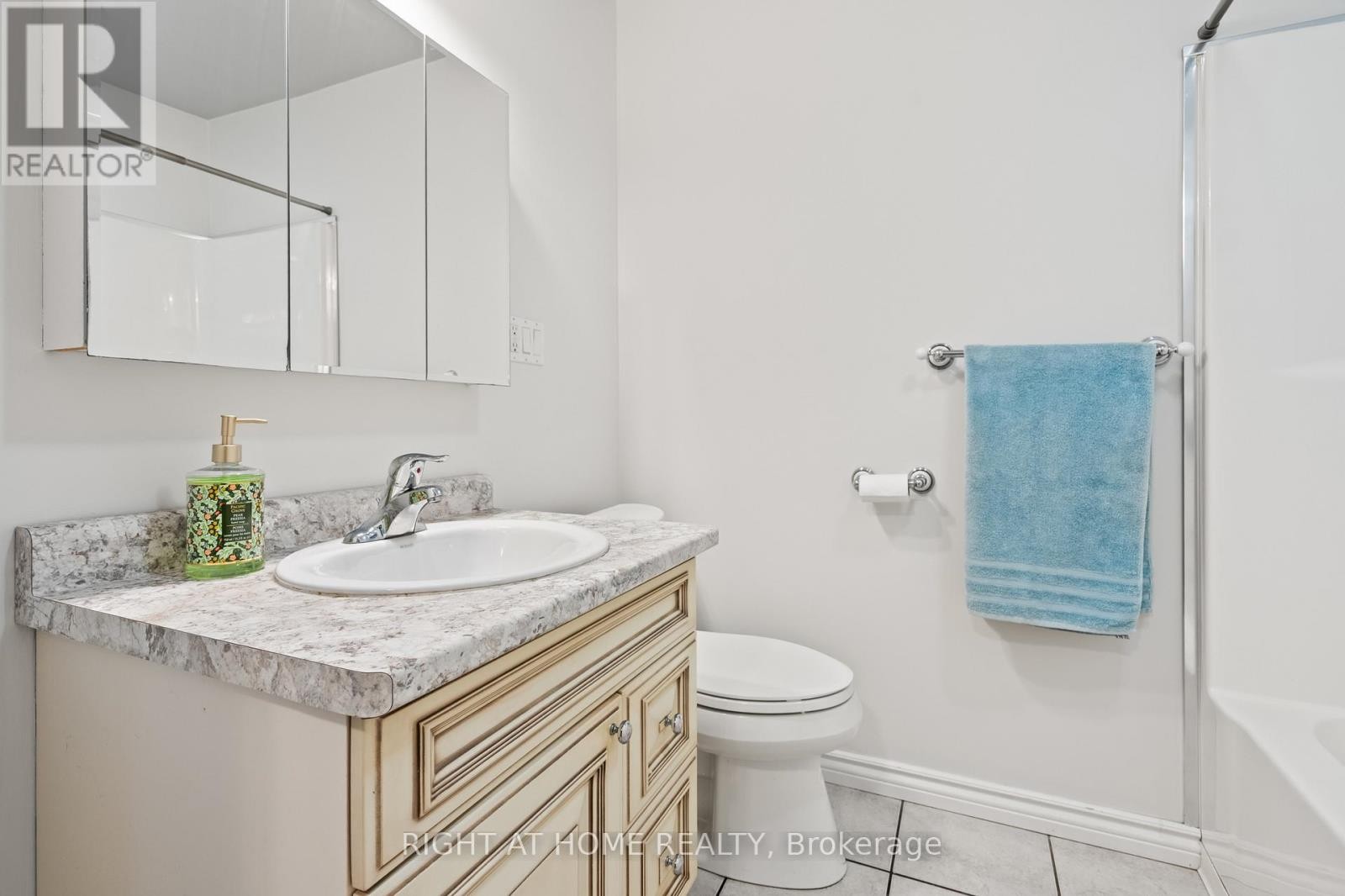 












70 POWERVIEW AVENUE

,
St. Catharines (Western Hill),




Ontario
L2S1X1


