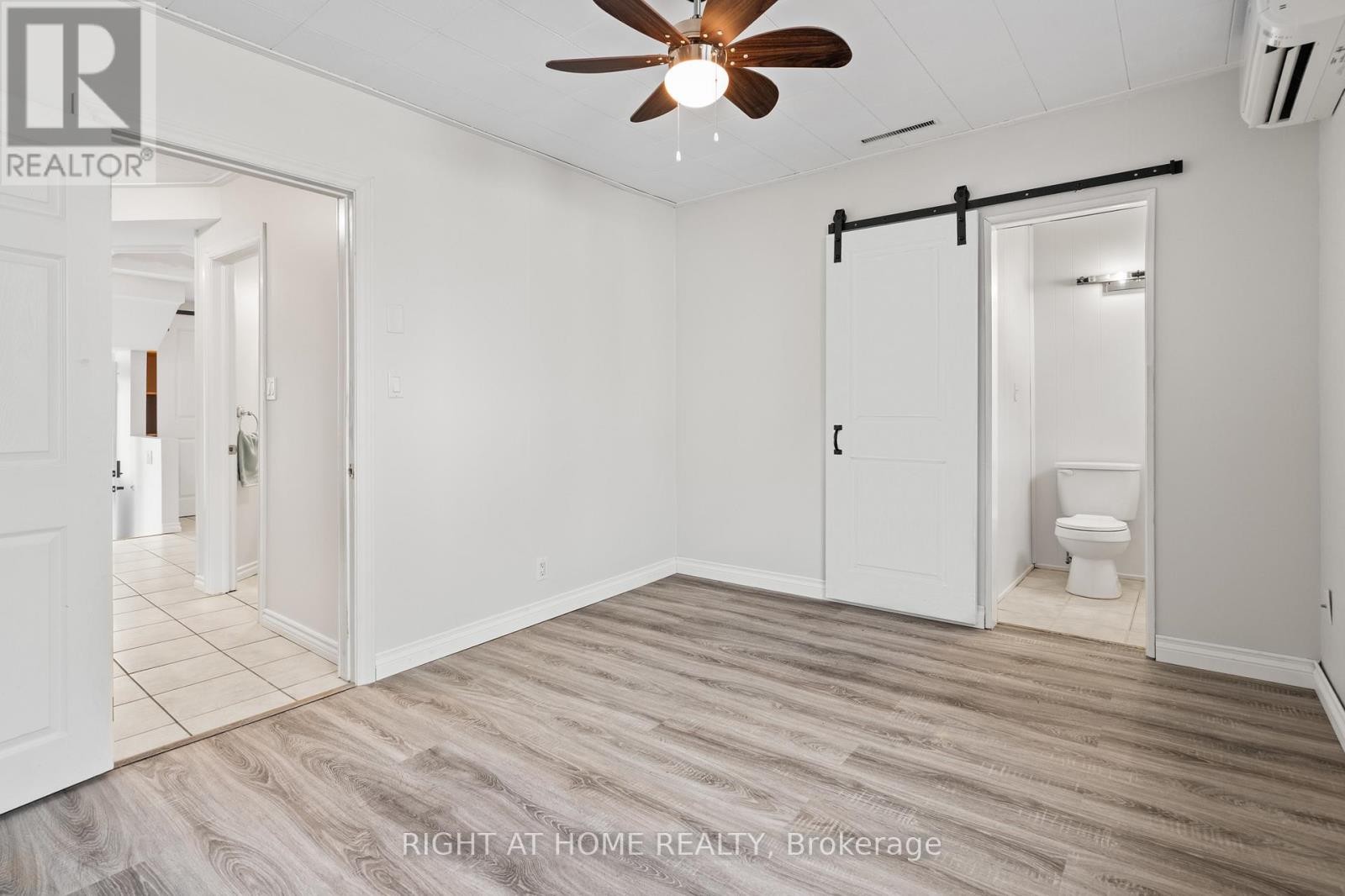 












70 POWERVIEW AVENUE

,
St. Catharines (Western Hill),




Ontario
L2S1X1

