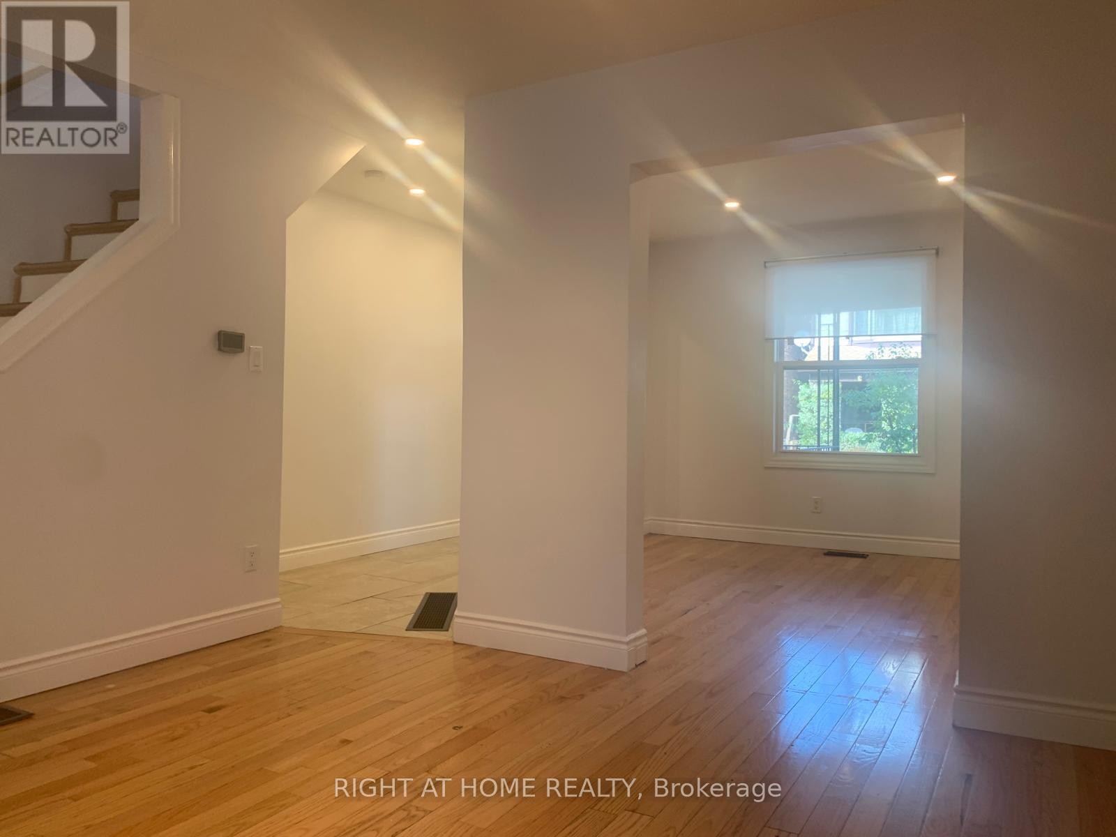 












38 BEECHWOOD AVENUE

,
Hamilton (Stipley),




Ontario
L8L2S4

