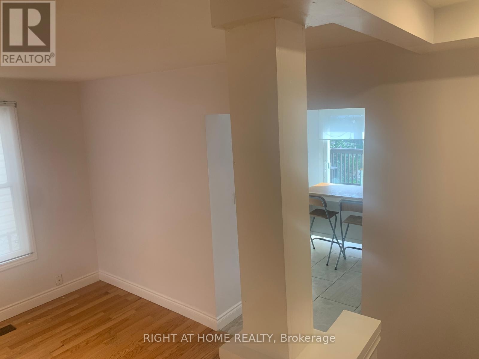 












38 BEECHWOOD AVENUE

,
Hamilton (Stipley),




Ontario
L8L2S4

