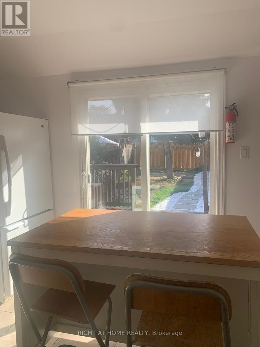 












38 BEECHWOOD AVENUE

,
Hamilton (Stipley),




Ontario
L8L2S4

