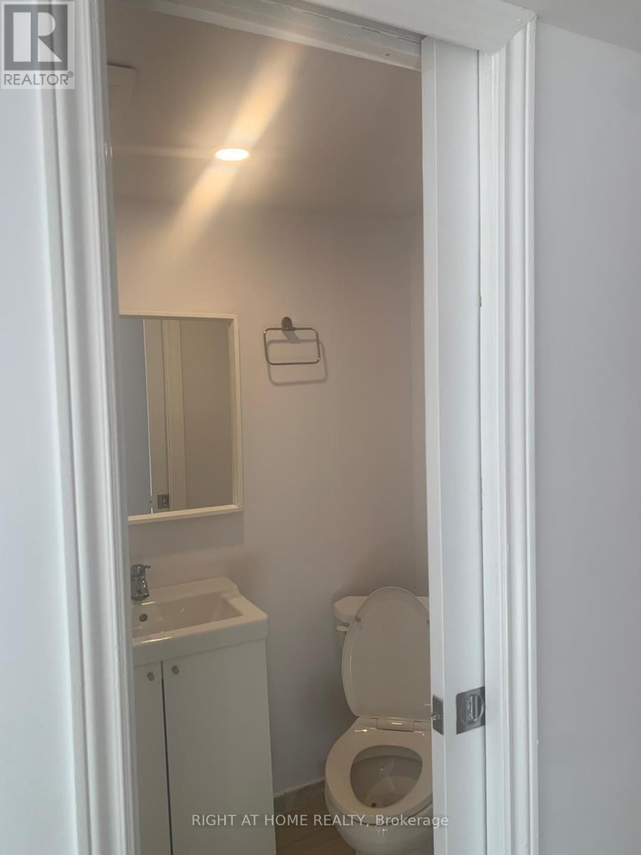 












38 BEECHWOOD AVENUE

,
Hamilton (Stipley),




Ontario
L8L2S4


