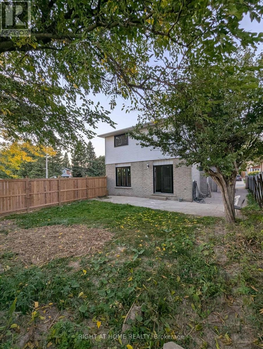 












73 SKYVIEW DRIVE

,
Hamilton (Falkirk),




Ontario
L9B1X5


