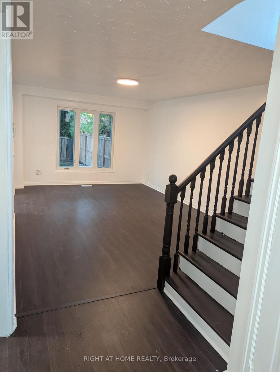 












73 SKYVIEW DRIVE

,
Hamilton (Falkirk),




Ontario
L9B1X5

