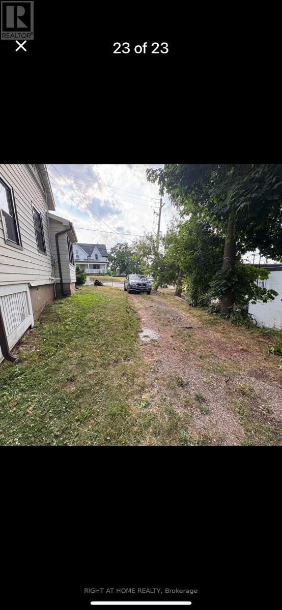 












4287 QUEEN  (MAIN UNIT ) STREET

,
Lincoln (Beamsville),




Ontario
L0R1B0

