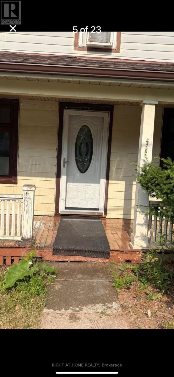 












4287 QUEEN  (MAIN UNIT ) STREET

,
Lincoln (Beamsville),




Ontario
L0R1B0

