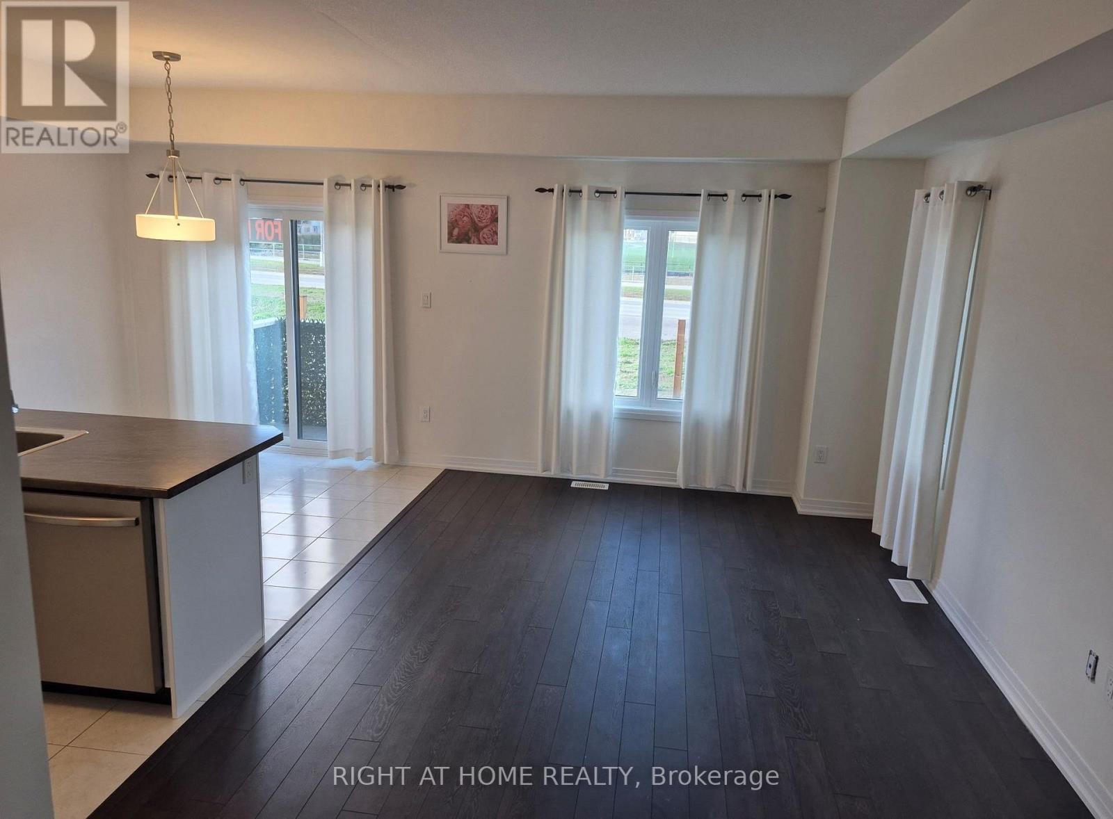 












47 GEORGE BRIER DRIVE W

,
Brant (Paris),




Ontario
N3L0L8


