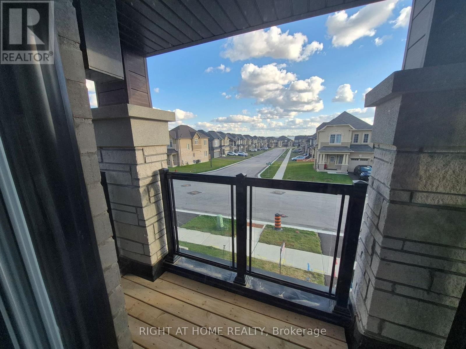 












47 GEORGE BRIER DRIVE W

,
Brant (Paris),




Ontario
N3L0L8

