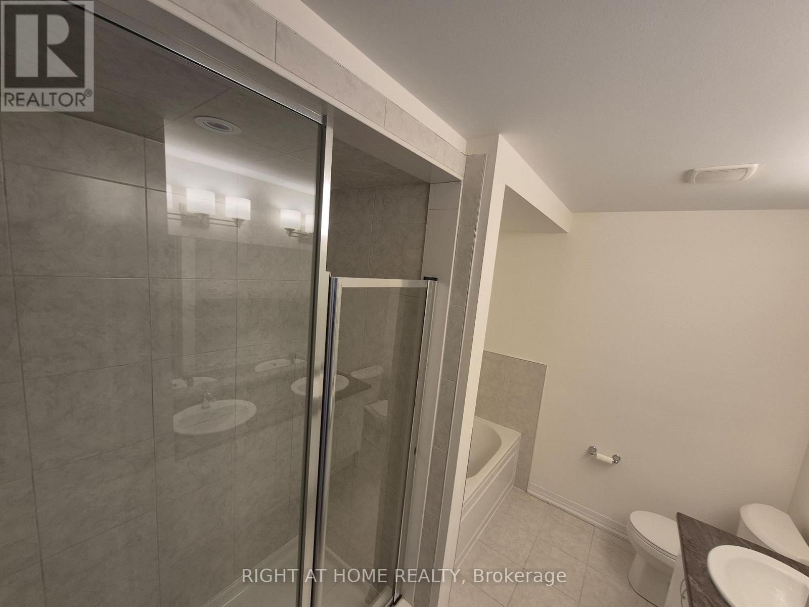 












47 GEORGE BRIER DRIVE W

,
Brant (Paris),




Ontario
N3L0L8

