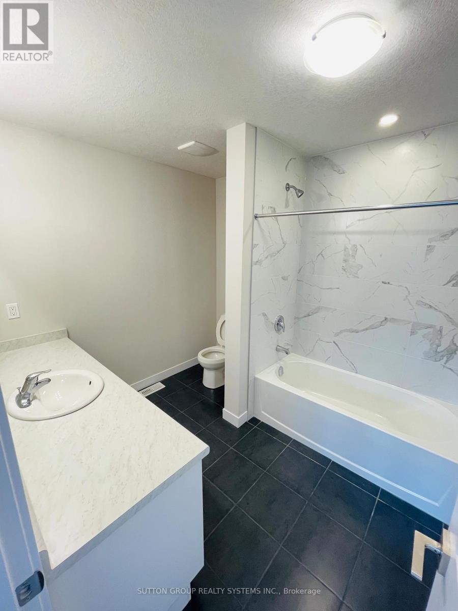 












4 - 160 STANLEY STREET

,
Norfolk (Simcoe),




Ontario
N3Y0G6

