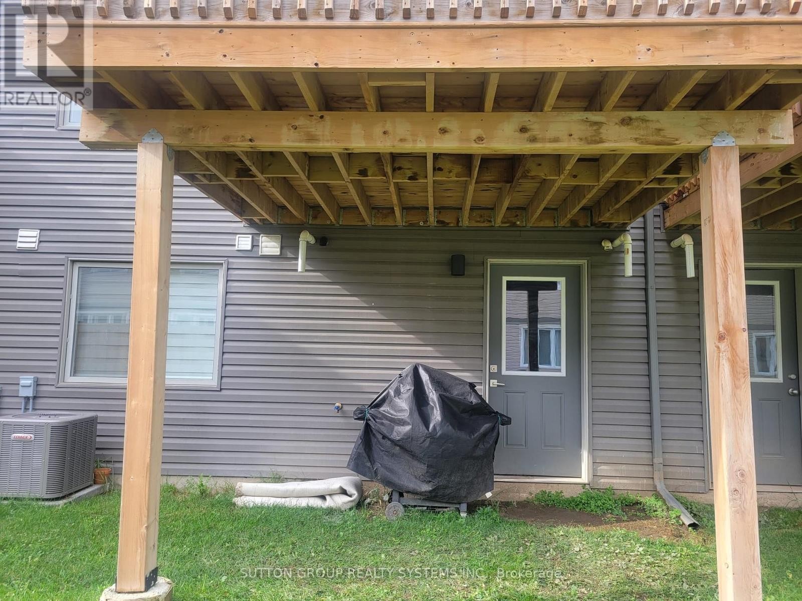 












4 - 160 STANLEY STREET

,
Norfolk (Simcoe),




Ontario
N3Y0G6

