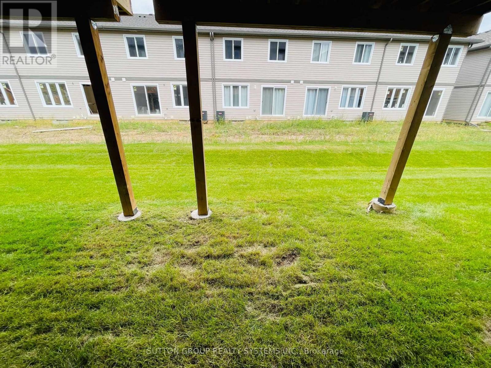 












4 - 160 STANLEY STREET

,
Norfolk (Simcoe),




Ontario
N3Y0G6

