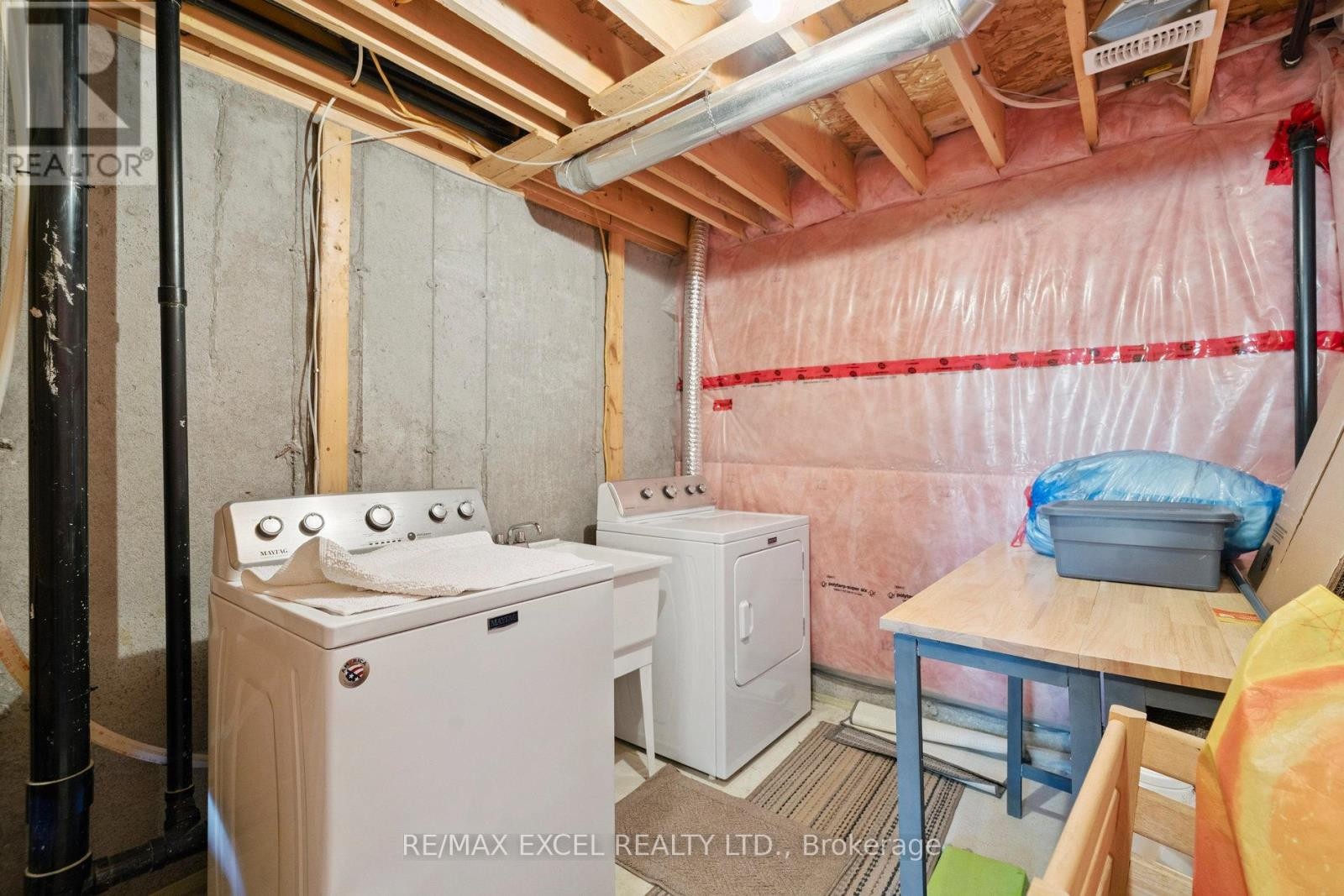 












6401 SHAPTON CRESCENT

,
Niagara Falls (Forestview),




Ontario
L2H0L8

