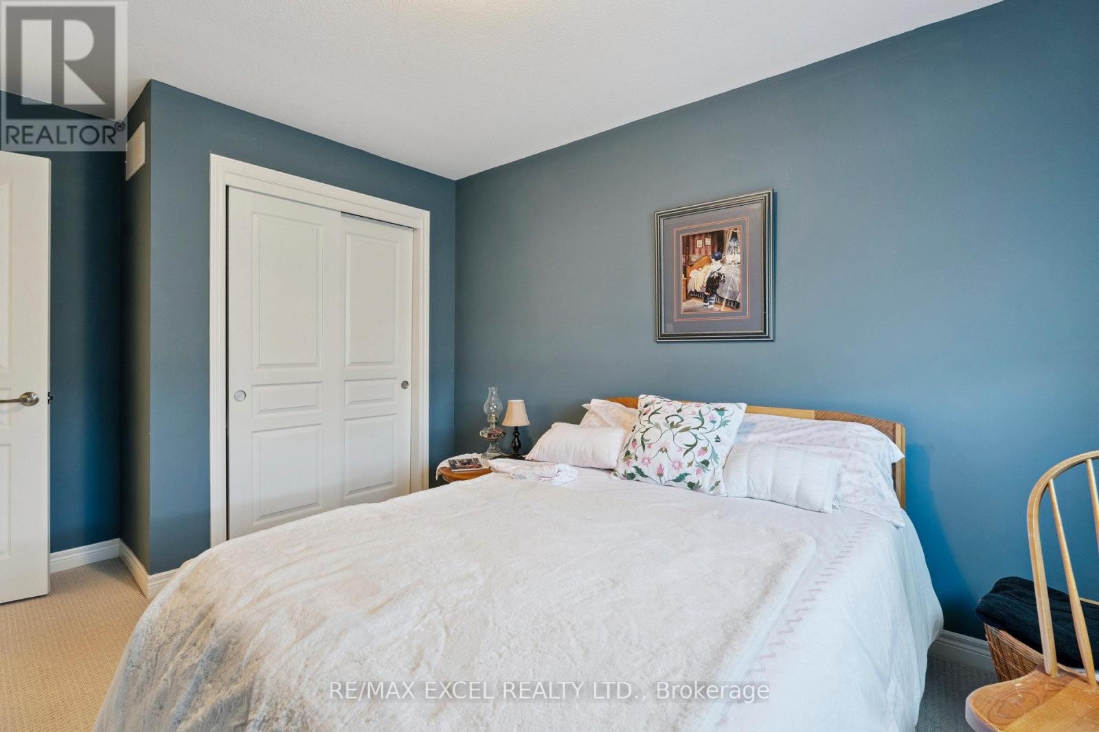 












6401 SHAPTON CRESCENT

,
Niagara Falls (Forestview),




Ontario
L2H0L8

