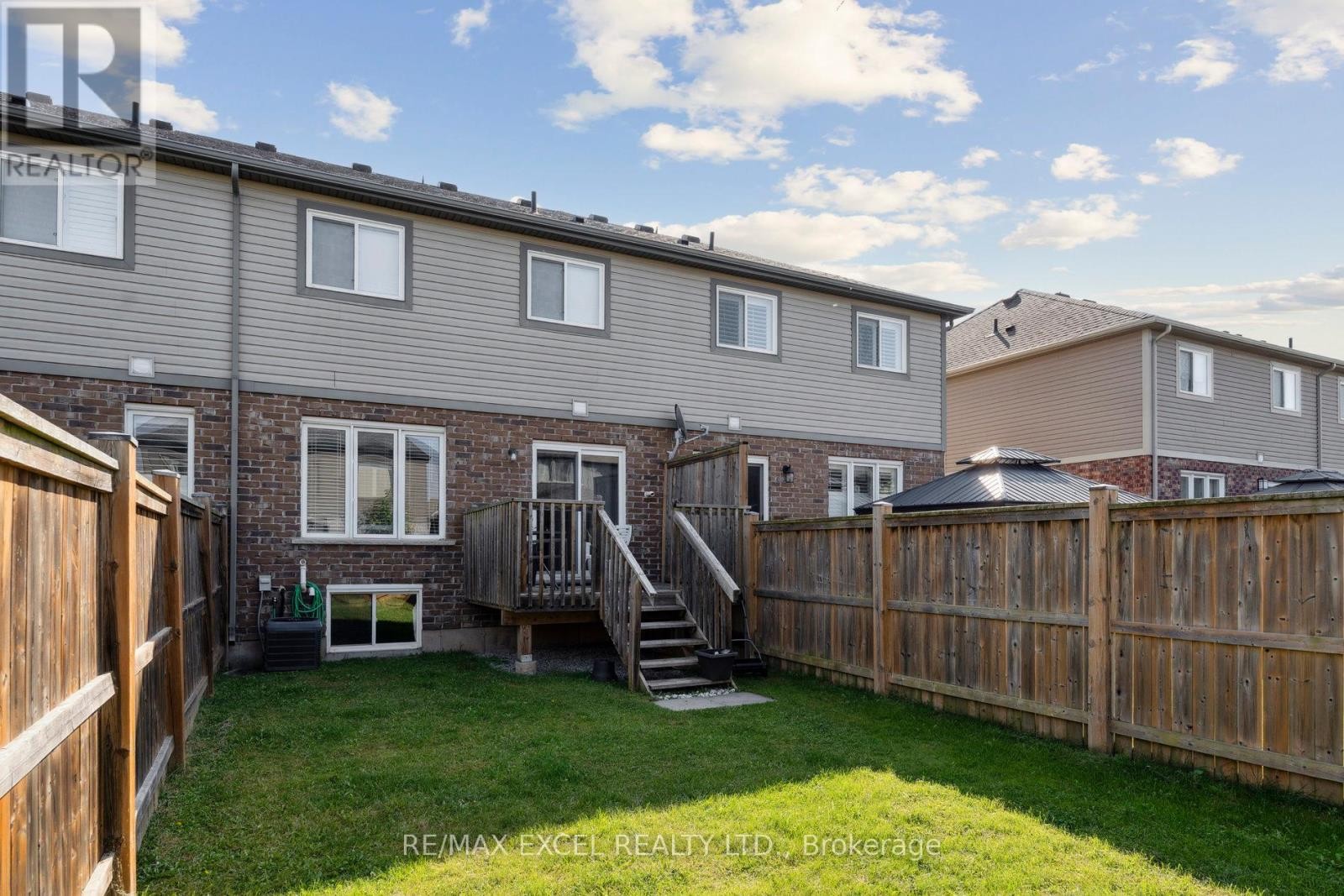












6401 SHAPTON CRESCENT

,
Niagara Falls (Forestview),




Ontario
L2H0L8

