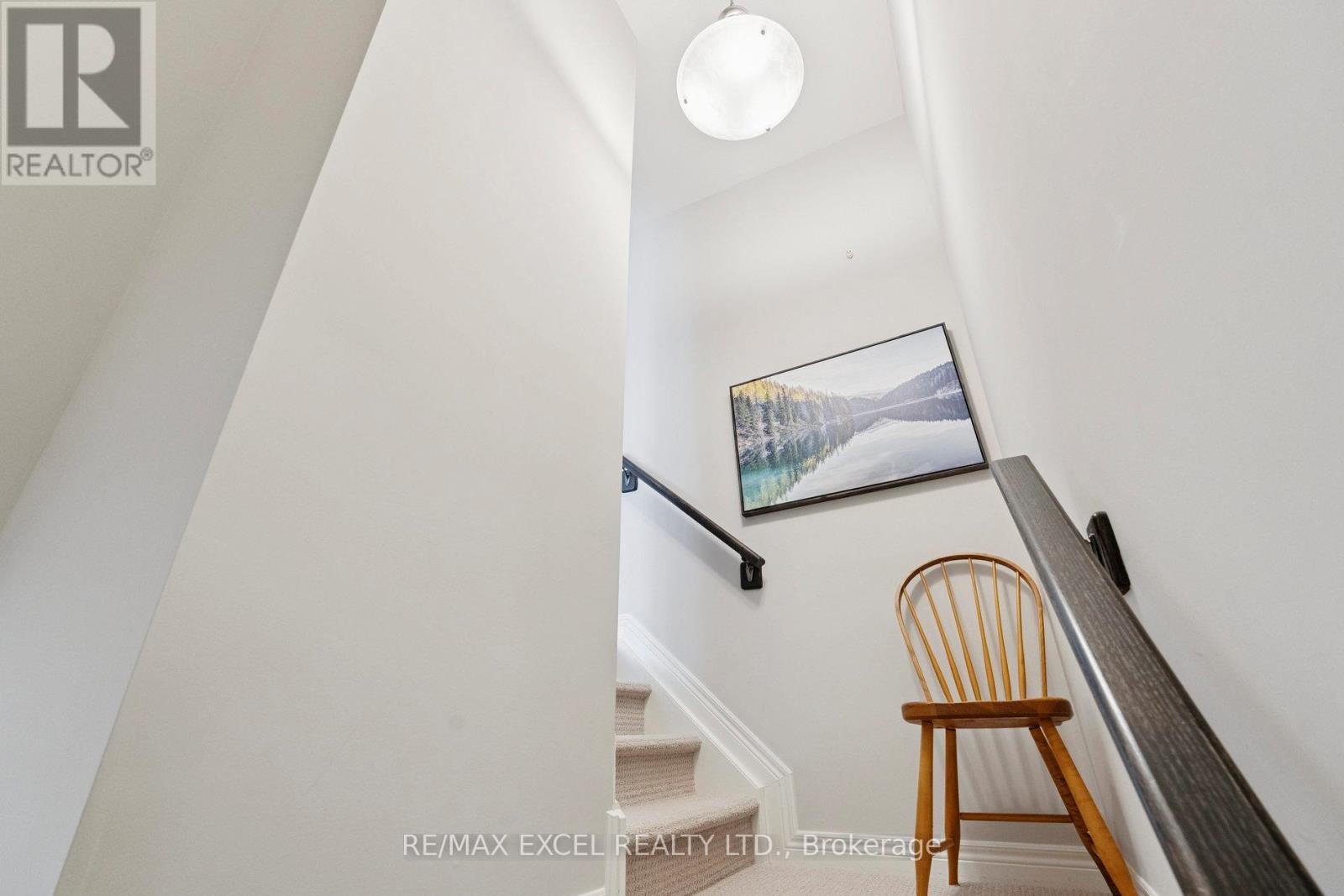 












6401 SHAPTON CRESCENT

,
Niagara Falls (Forestview),




Ontario
L2H0L8

