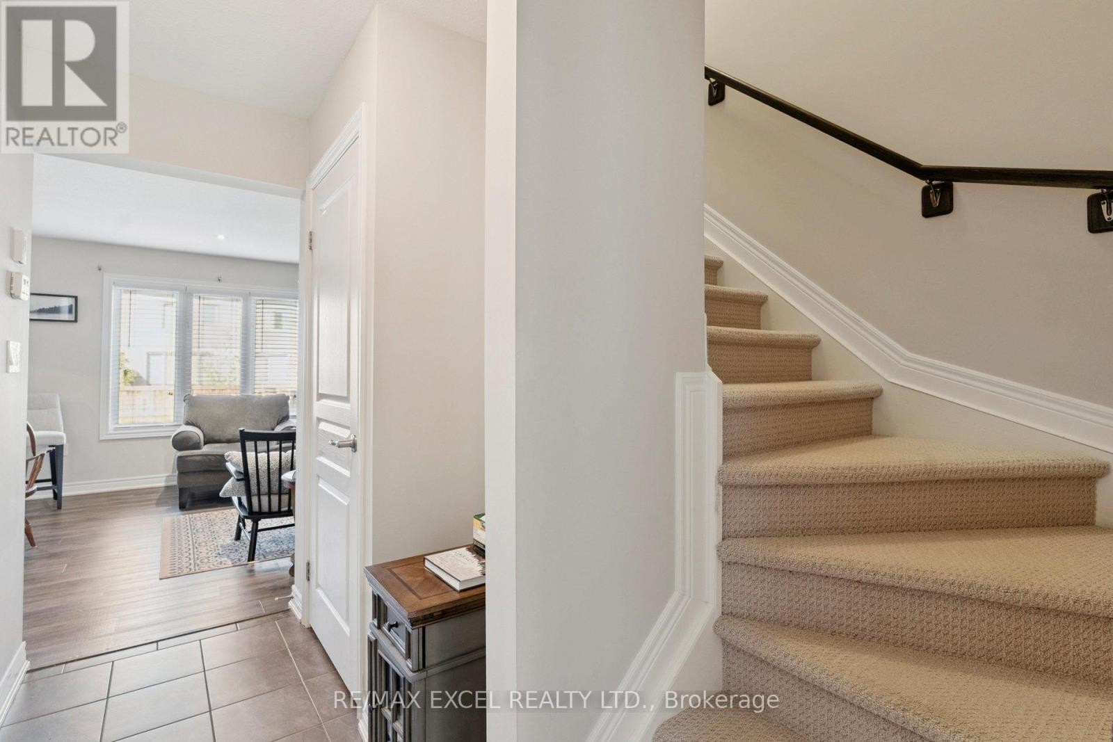 












6401 SHAPTON CRESCENT

,
Niagara Falls (Forestview),




Ontario
L2H0L8

