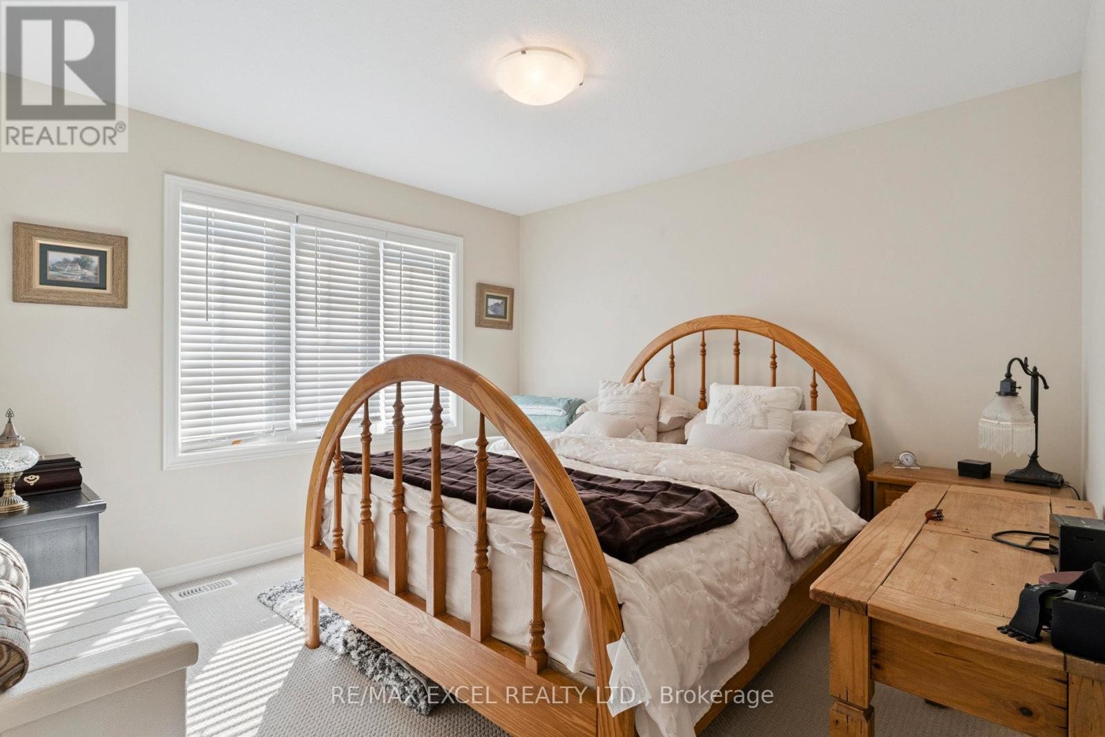 












6401 SHAPTON CRESCENT

,
Niagara Falls (Forestview),




Ontario
L2H0L8

