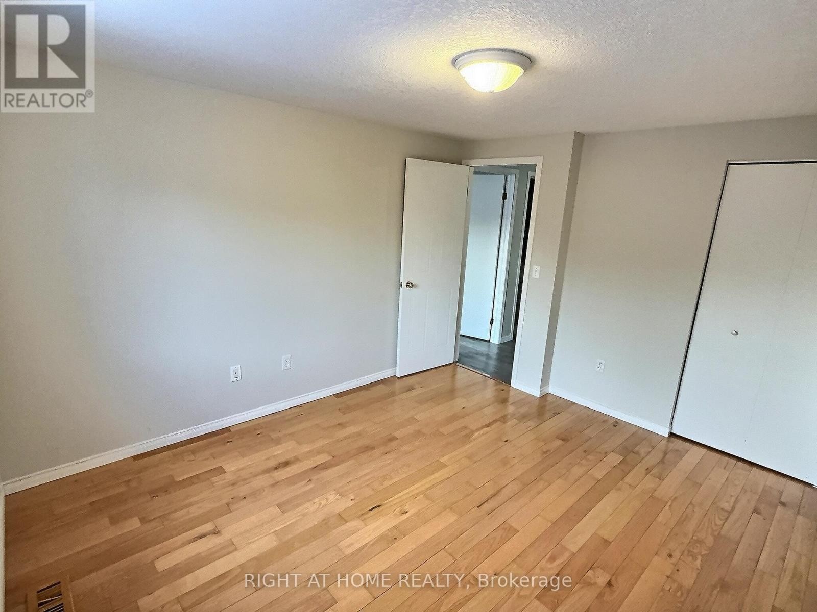 












385 HAVENDALE CRESCENT

,
Waterloo,




Ontario
N2T2T4

