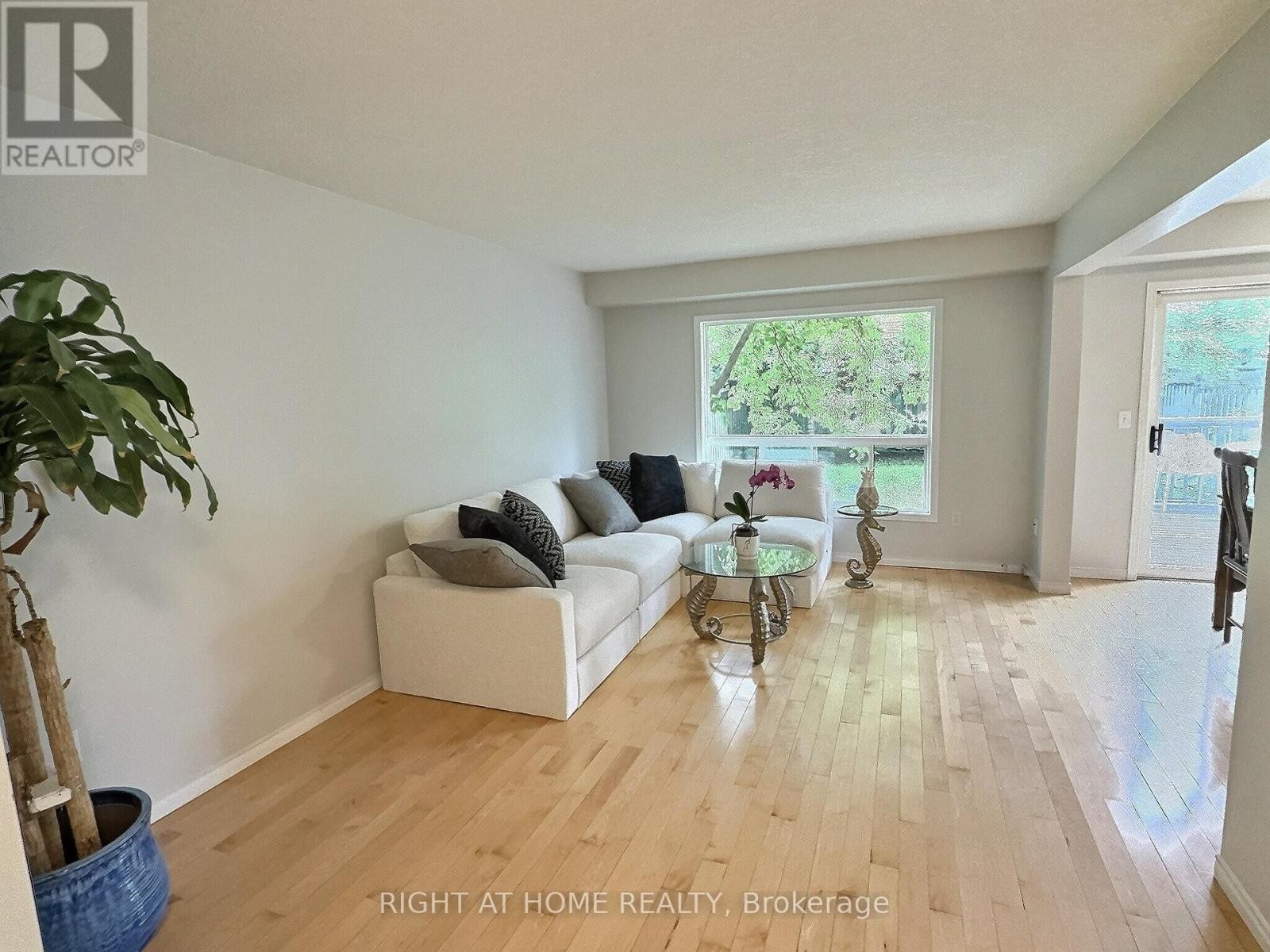 












385 HAVENDALE CRESCENT

,
Waterloo,




Ontario
N2T2T4

