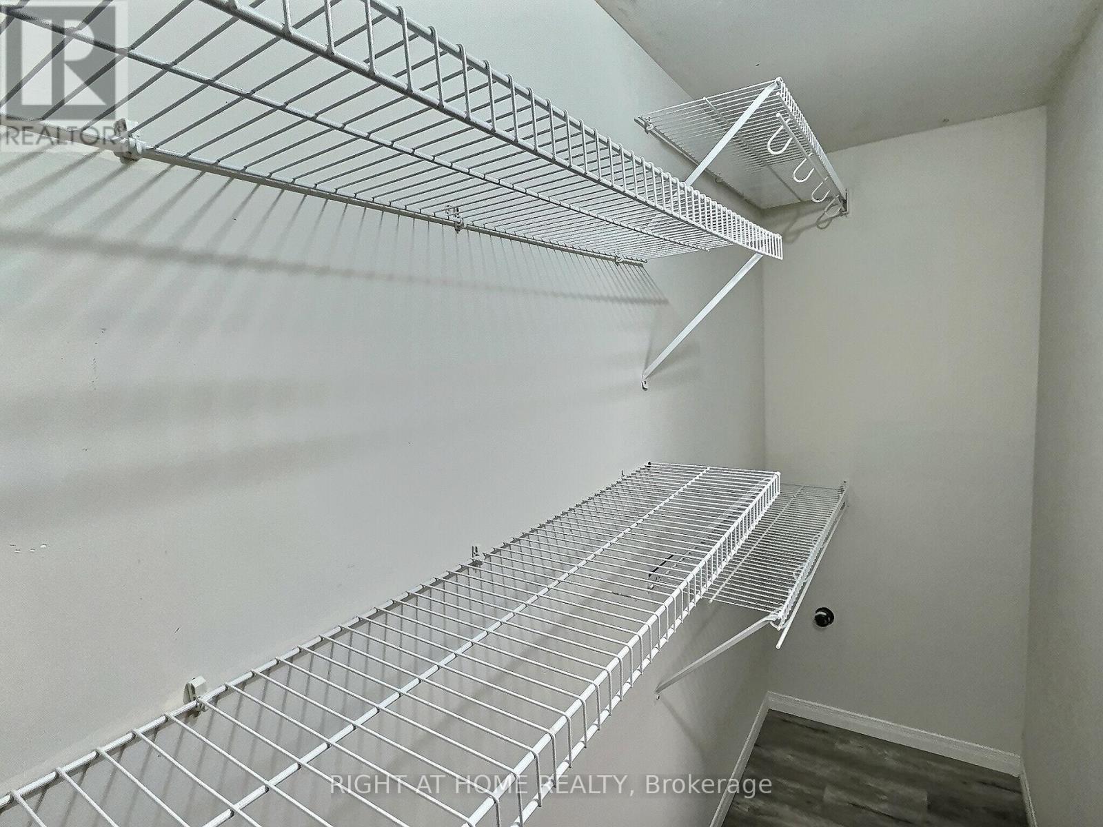 












385 HAVENDALE CRESCENT

,
Waterloo,




Ontario
N2T2T4

